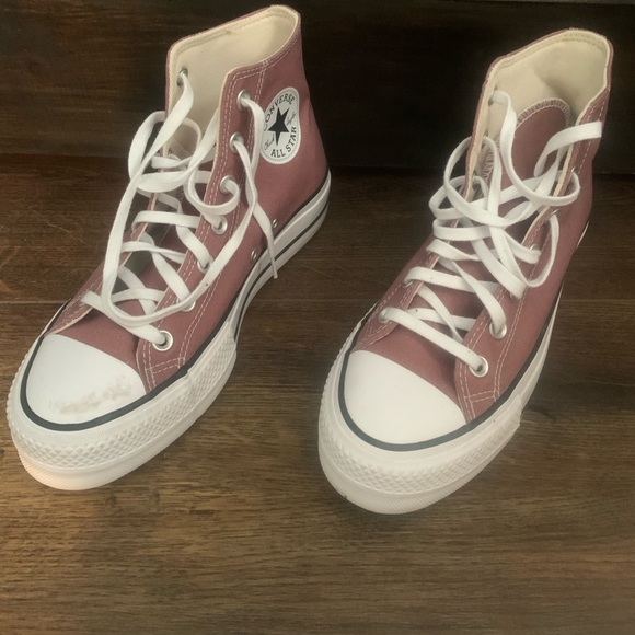 Converse High tops - Picture 1 of 3